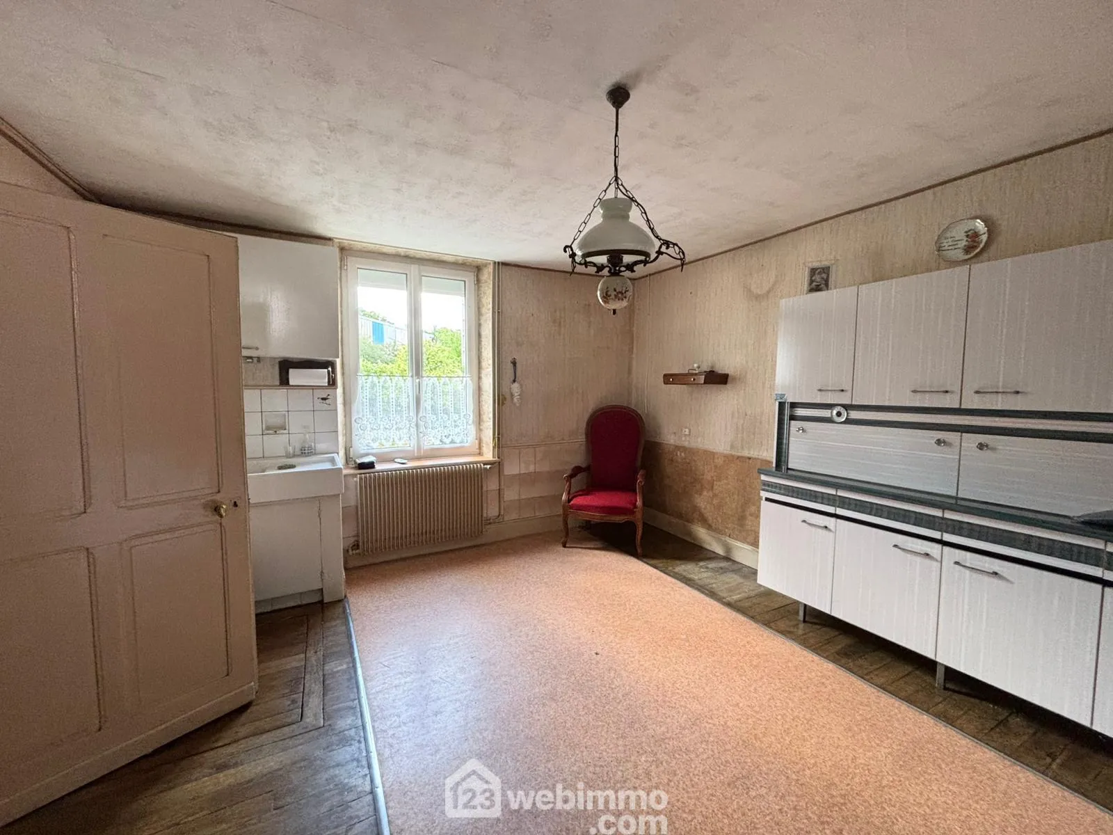 Petite maison à rénover de 70 m² avec jardin à Les Monthairons proche Verdun 