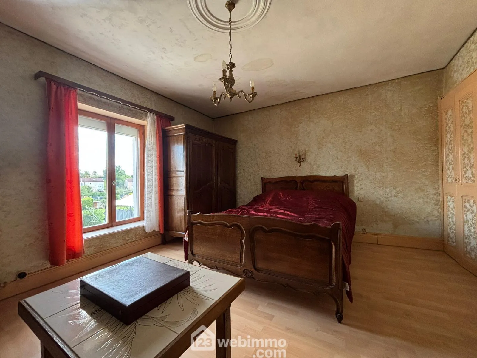 Petite maison à rénover de 70 m² avec jardin à Les Monthairons proche Verdun 
