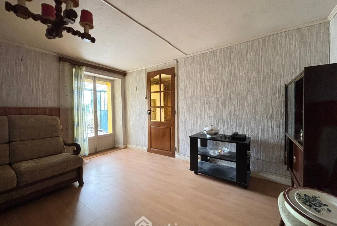 Petite maison à rénover de 70 m² avec jardin à Les Monthairons proche Verdun 