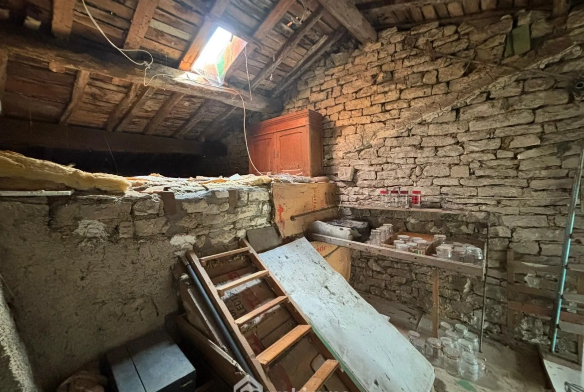 Petite maison à rénover de 70 m² avec jardin à Les Monthairons proche Verdun 