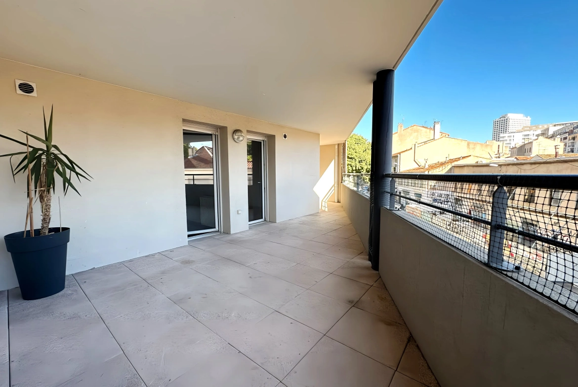 Appartement 3 pièces avec terrasse à Marseille, quartier du Rouet 