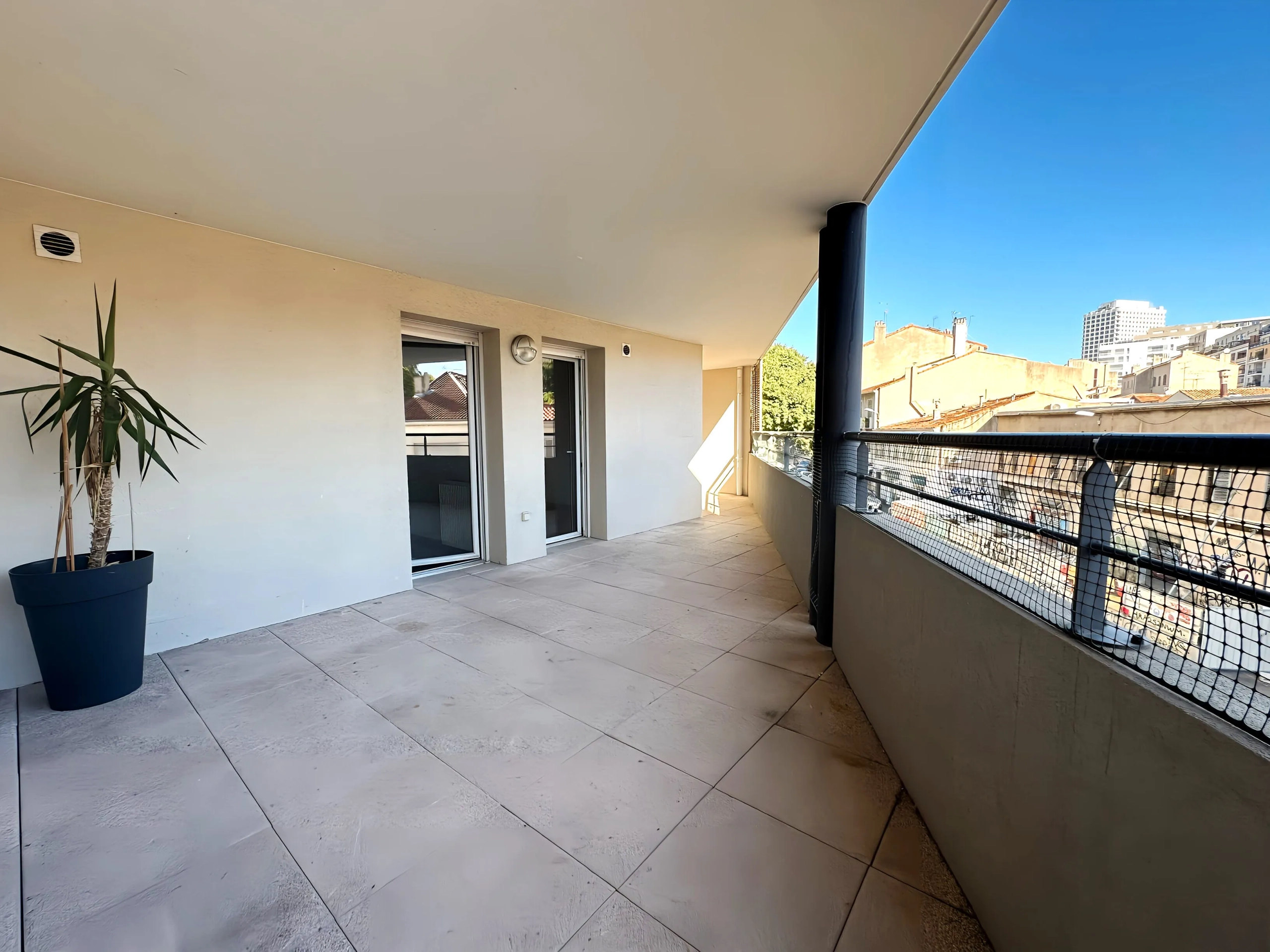 Appartement 3 pièces avec terrasse à Marseille, quartier du Rouet 