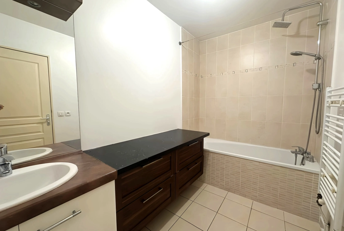 Appartement 3 pièces avec terrasse à Marseille, quartier du Rouet 