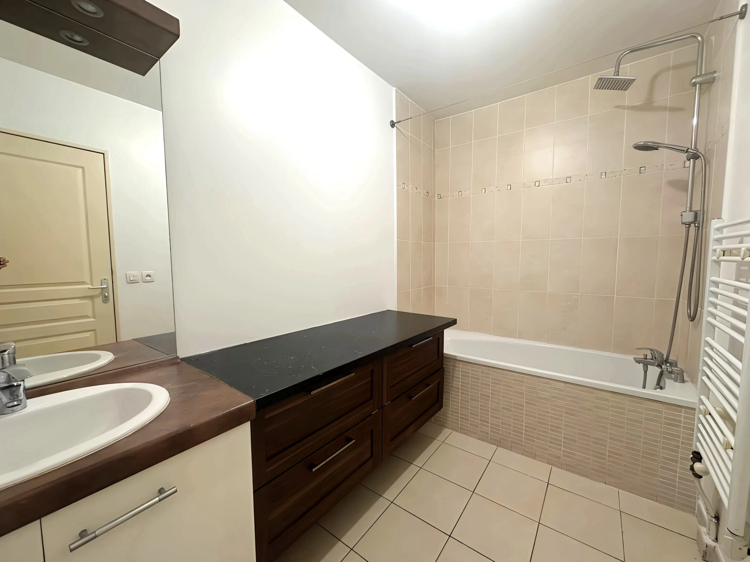 Appartement 3 pièces avec terrasse à Marseille, quartier du Rouet 