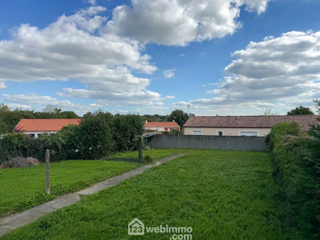 Maison à La Tardière de 67 m² avec jardin clos et garage 