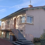 Maison à Montbrison avec 3 chambres, garage et terrain arboré – Secteur centre-ville