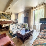 Maison de ville à Tarare avec duplex, caves et local, idéale pour grands projets ou famille