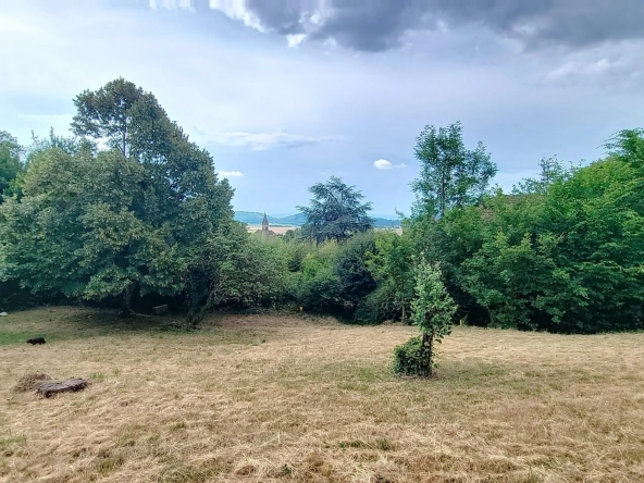 Terrain constructible de 981 m² à Semons avec vue dégagée