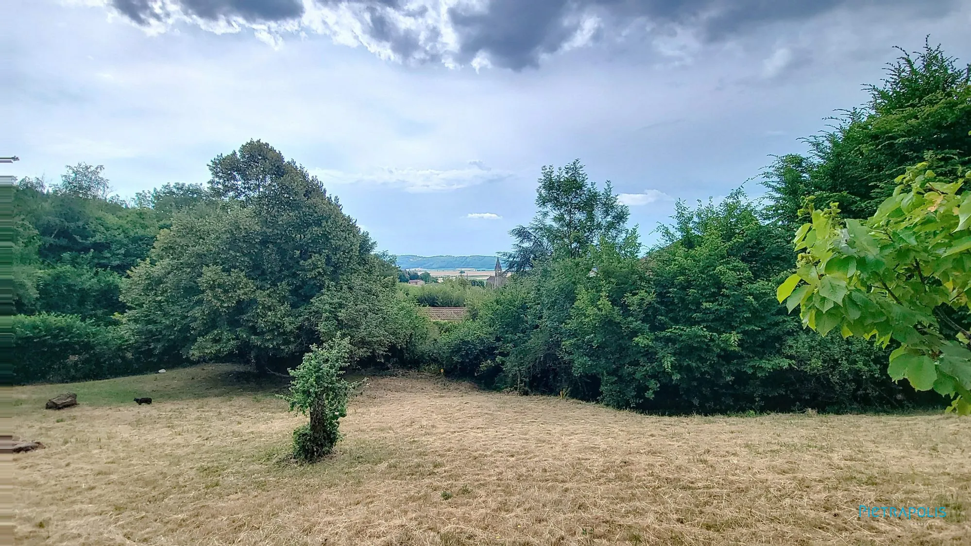 Terrain constructible de 981 m² à Semons avec vue dégagée 