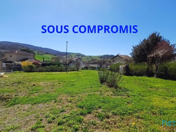Terrain constructible de 368 m² avec vue sur la croix du Ban à Sourcieux-les-Mines