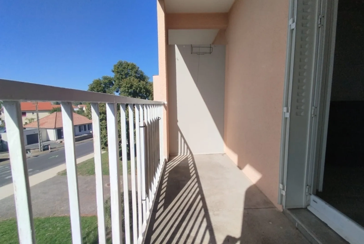 Studio à vendre à Issoire, idéal investisseur, 18,40 m² avec balcon et cave 