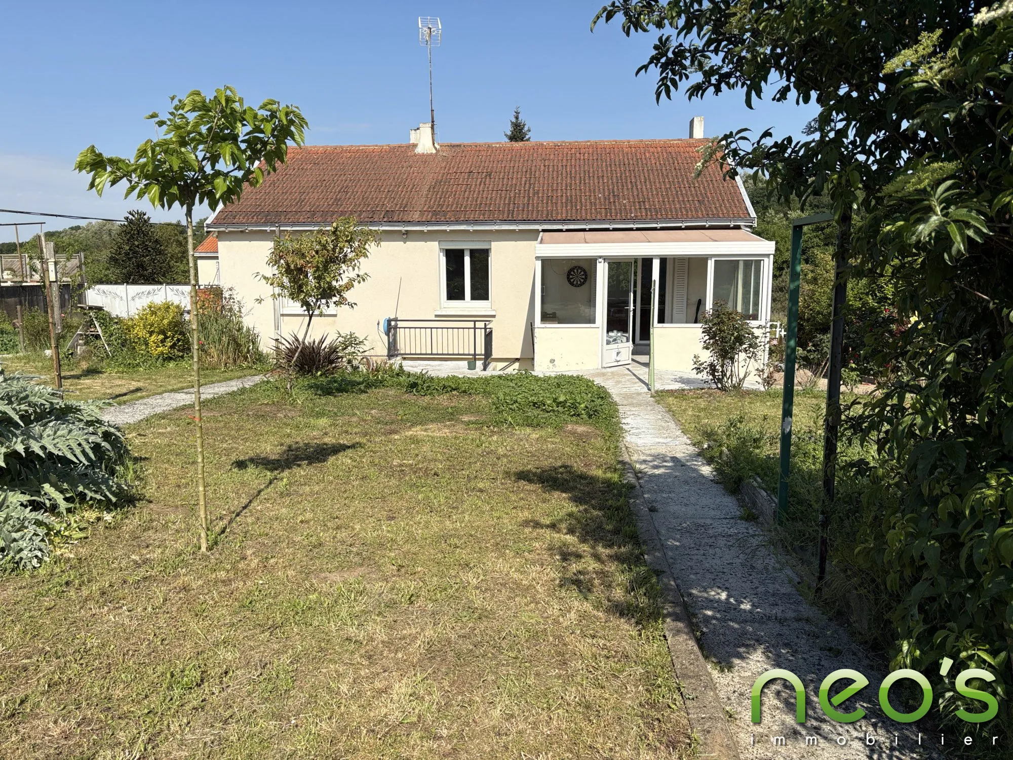 Maison à vendre à Montfaucon-Montigné - 73 m² avec terrain et garage 