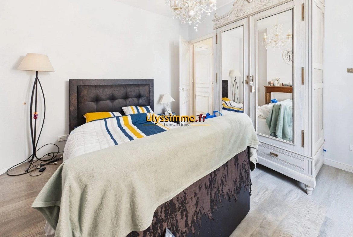 chambre 1 Maison mitoyenne à rénover proche centre-ville de Montdidier 