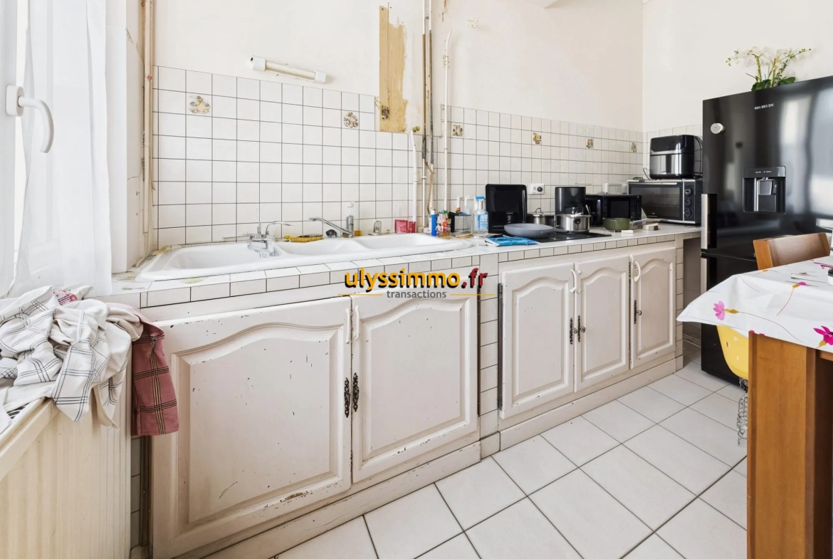 cuisine Maison mitoyenne à rénover proche centre-ville de Montdidier 