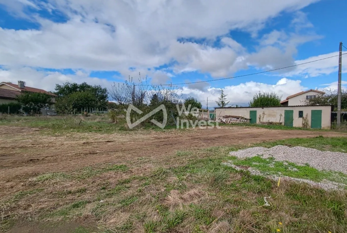 Terrain constructible de 879 m² à Vernosc-lès-Annonay, prise directe à saisir 