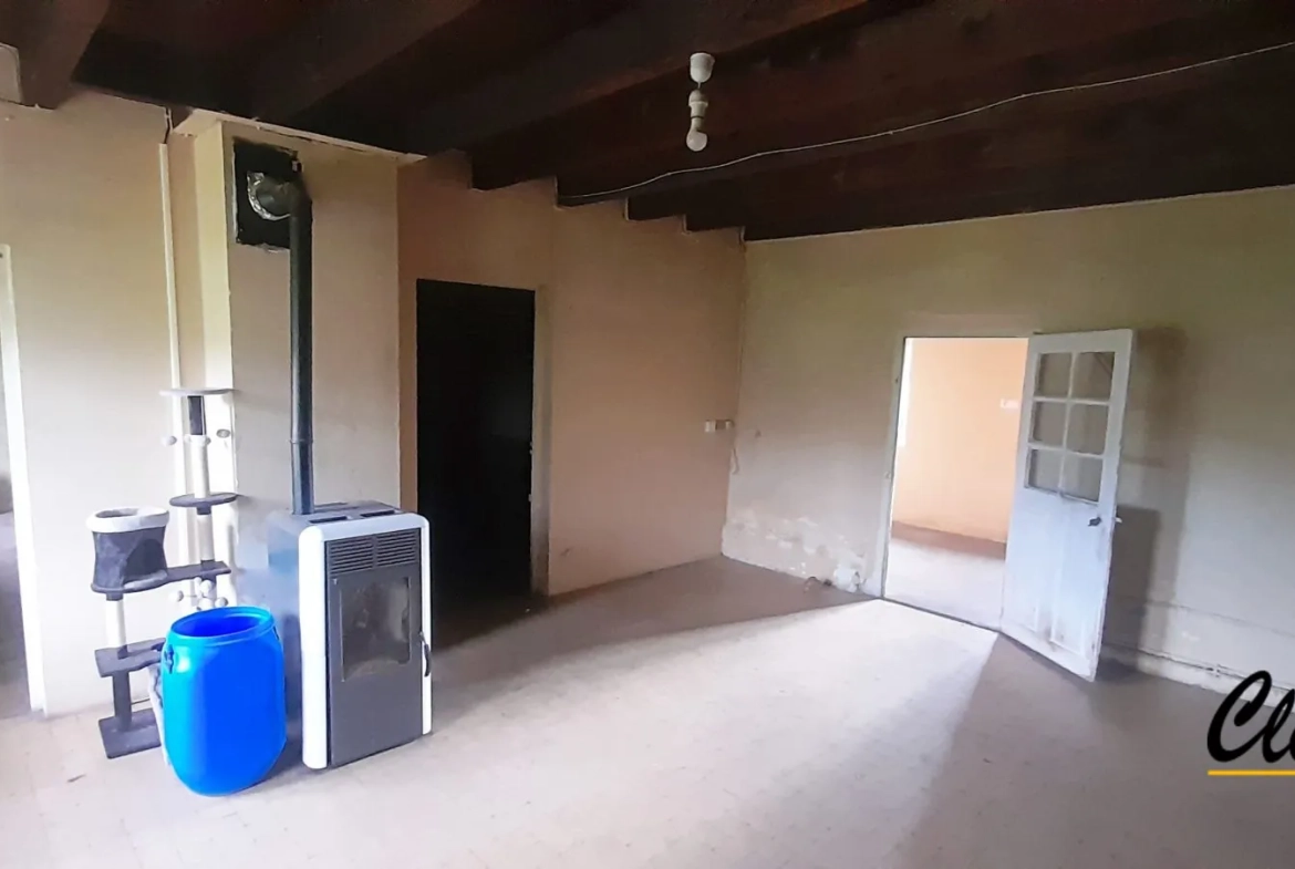 Maison à rénover avec terrain à Mervans - 78 m² 