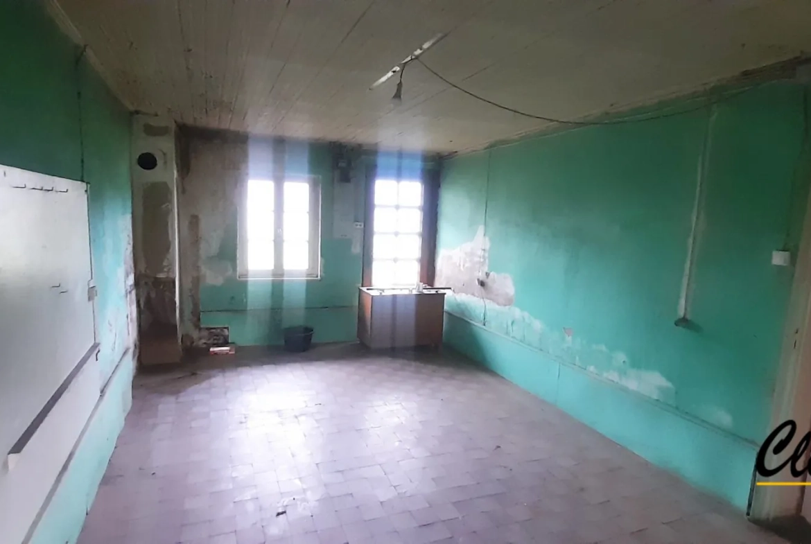 Maison à rénover avec terrain à Mervans - 78 m² 
