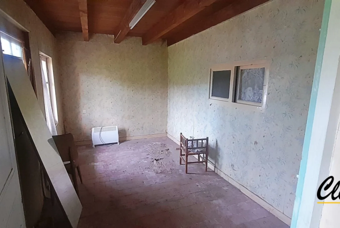 Maison à rénover avec terrain à Mervans - 78 m² 