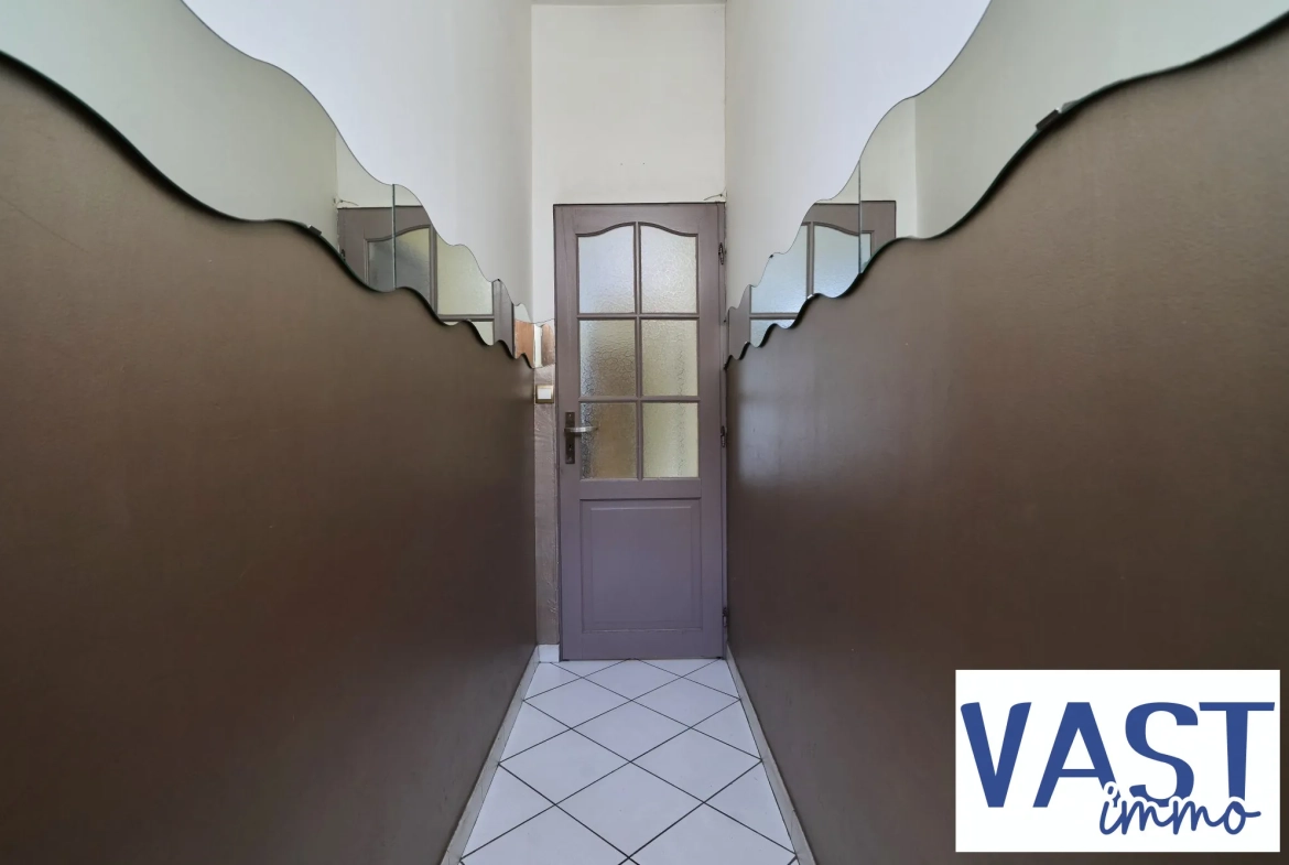 Maison ancienne de 1930 avec jardin à Roubaix – Charme et potentiel 