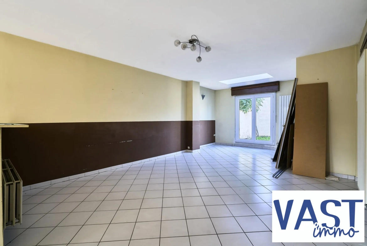 Maison ancienne de 1930 avec jardin à Roubaix – Charme et potentiel 