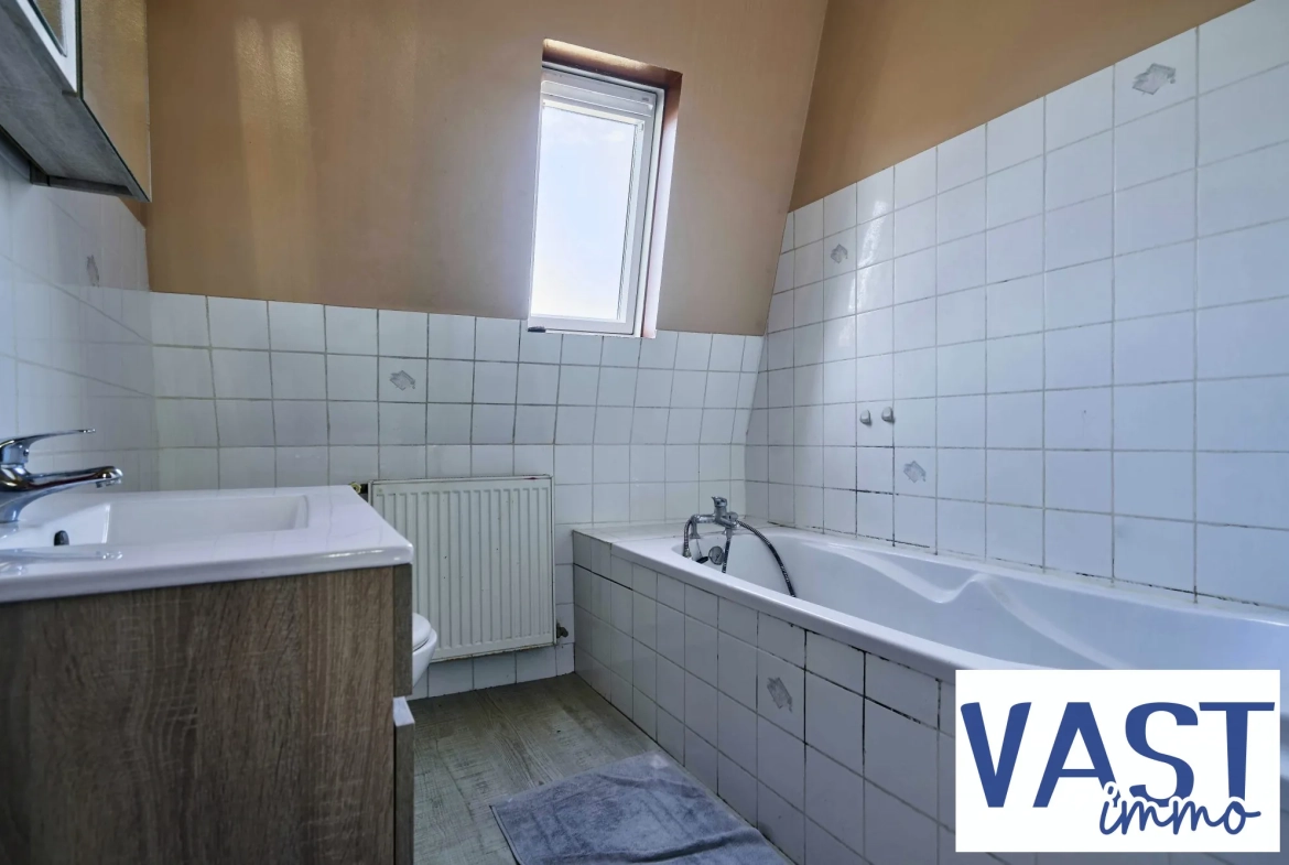 Maison ancienne de 1930 avec jardin à Roubaix – Charme et potentiel 