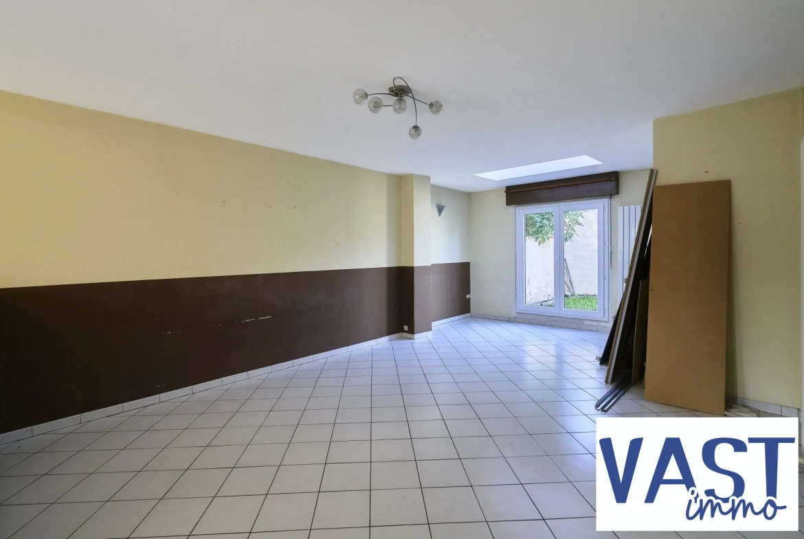 Maison ancienne de 1930 avec jardin à Roubaix – Charme et potentiel 