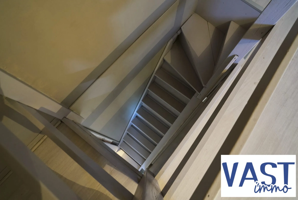 Maison ancienne de 1930 avec jardin à Roubaix – Charme et potentiel 