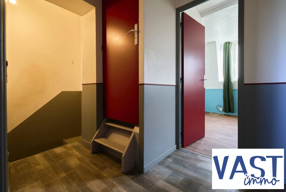 Maison ancienne de 1930 avec jardin à Roubaix – Charme et potentiel 