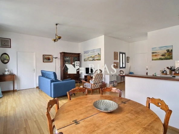 Appartement lumineux F2 à vendre à Elbeuf, parking sécurisé, proche des commodités