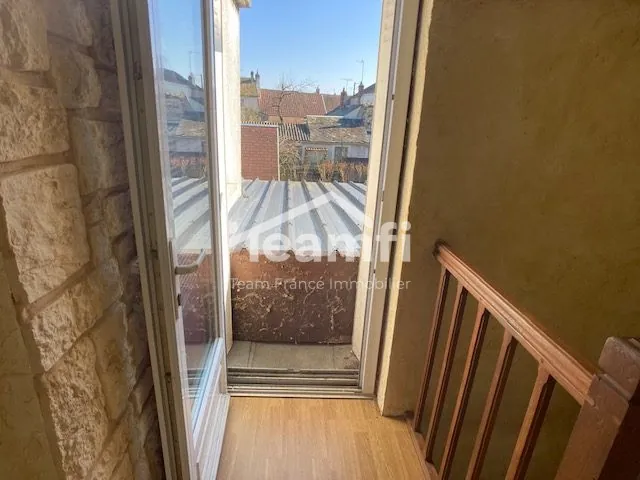 Maison de ville avec garage à Issoudun 152,7 m² 