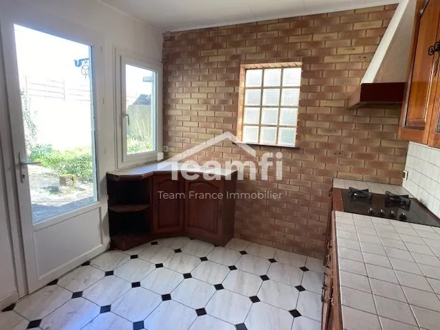 Maison de ville avec garage à Issoudun 152,7 m² 