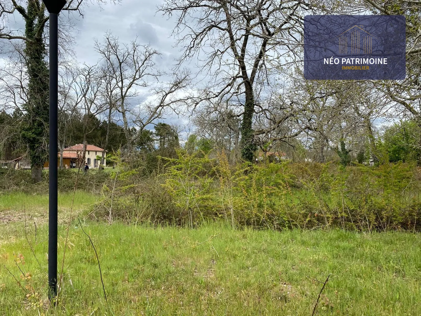 Terrain constructible et viabilisé à Luxey (40) - Opportunité, calme et liberté de construire 