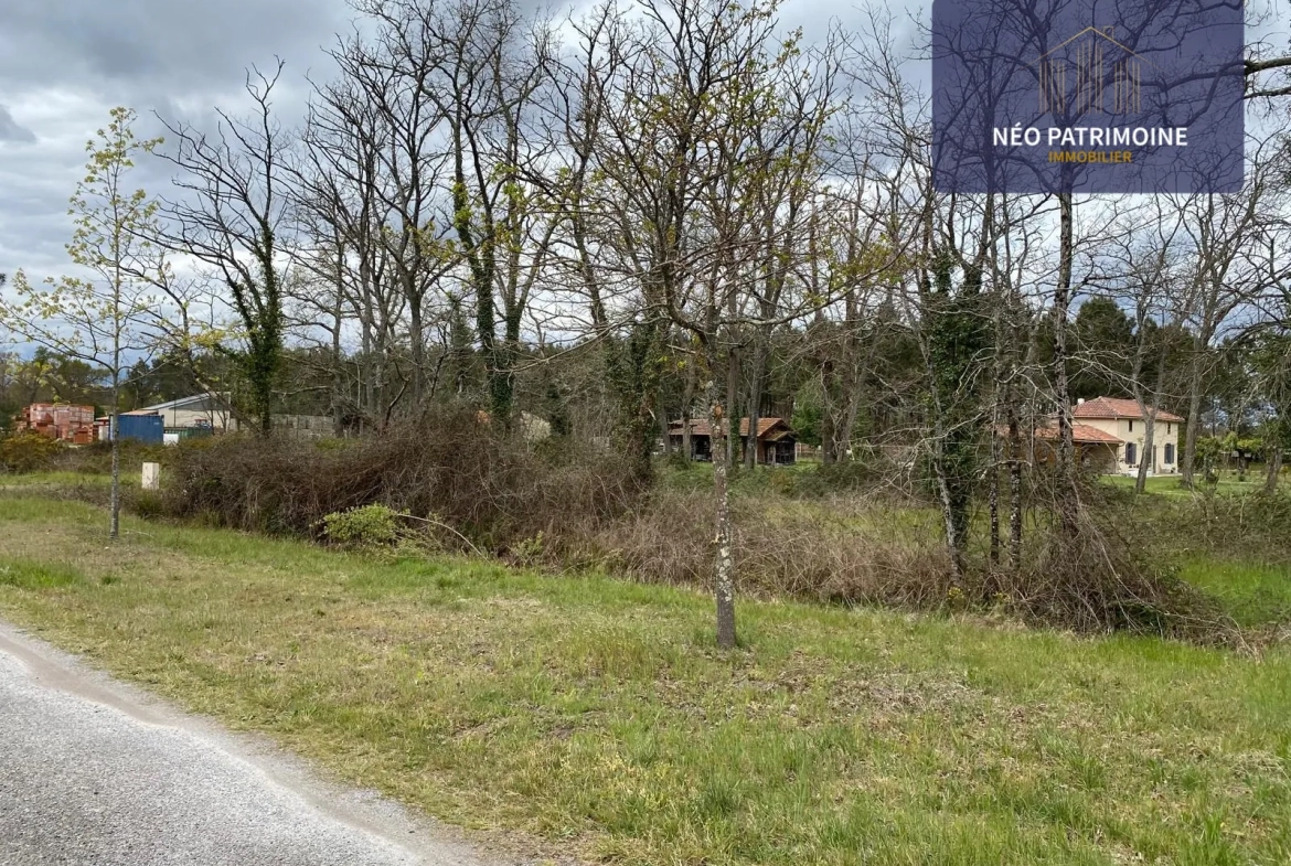 Terrain constructible et viabilisé à Luxey (40) - Opportunité, calme et liberté de construire 
