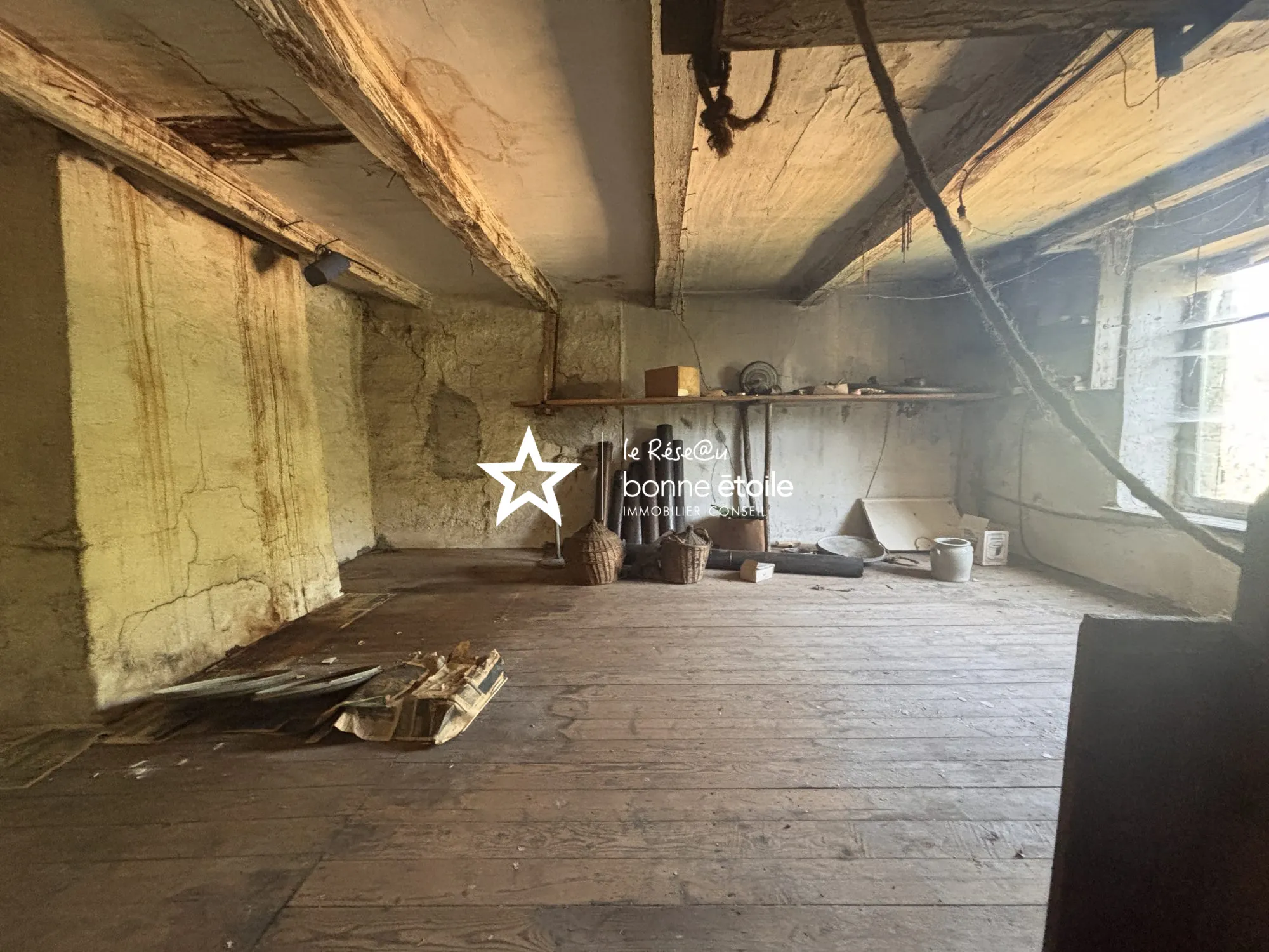 À vendre maison et grange à rénover à Damremont, Haute-Marne – Potentiel exceptionnel 