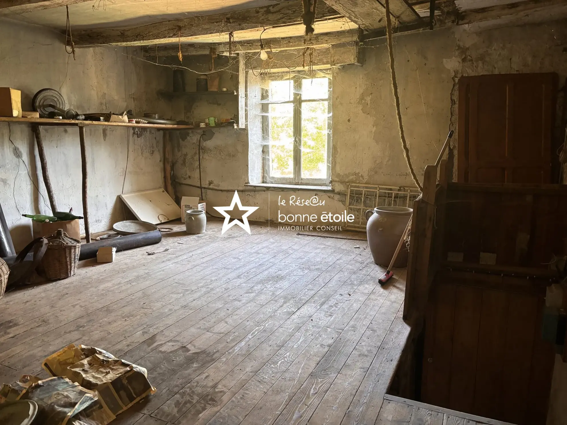 À vendre maison et grange à rénover à Damremont, Haute-Marne – Potentiel exceptionnel 