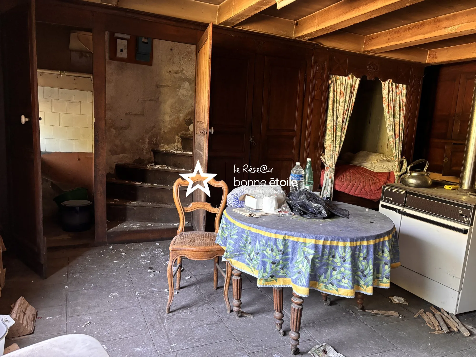 À vendre maison et grange à rénover à Damremont, Haute-Marne – Potentiel exceptionnel 