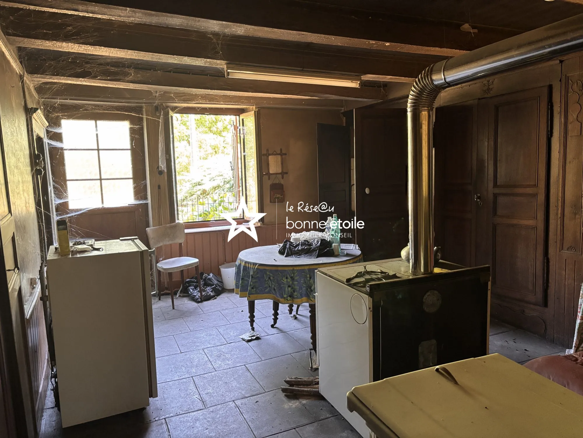 À vendre maison et grange à rénover à Damremont, Haute-Marne – Potentiel exceptionnel 