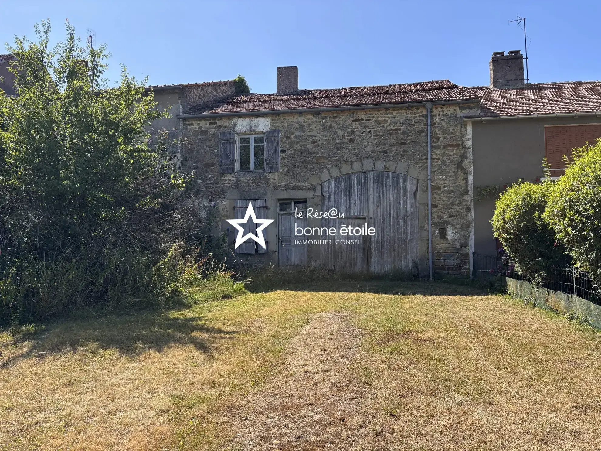À vendre maison et grange à rénover à Damremont, Haute-Marne – Potentiel exceptionnel 