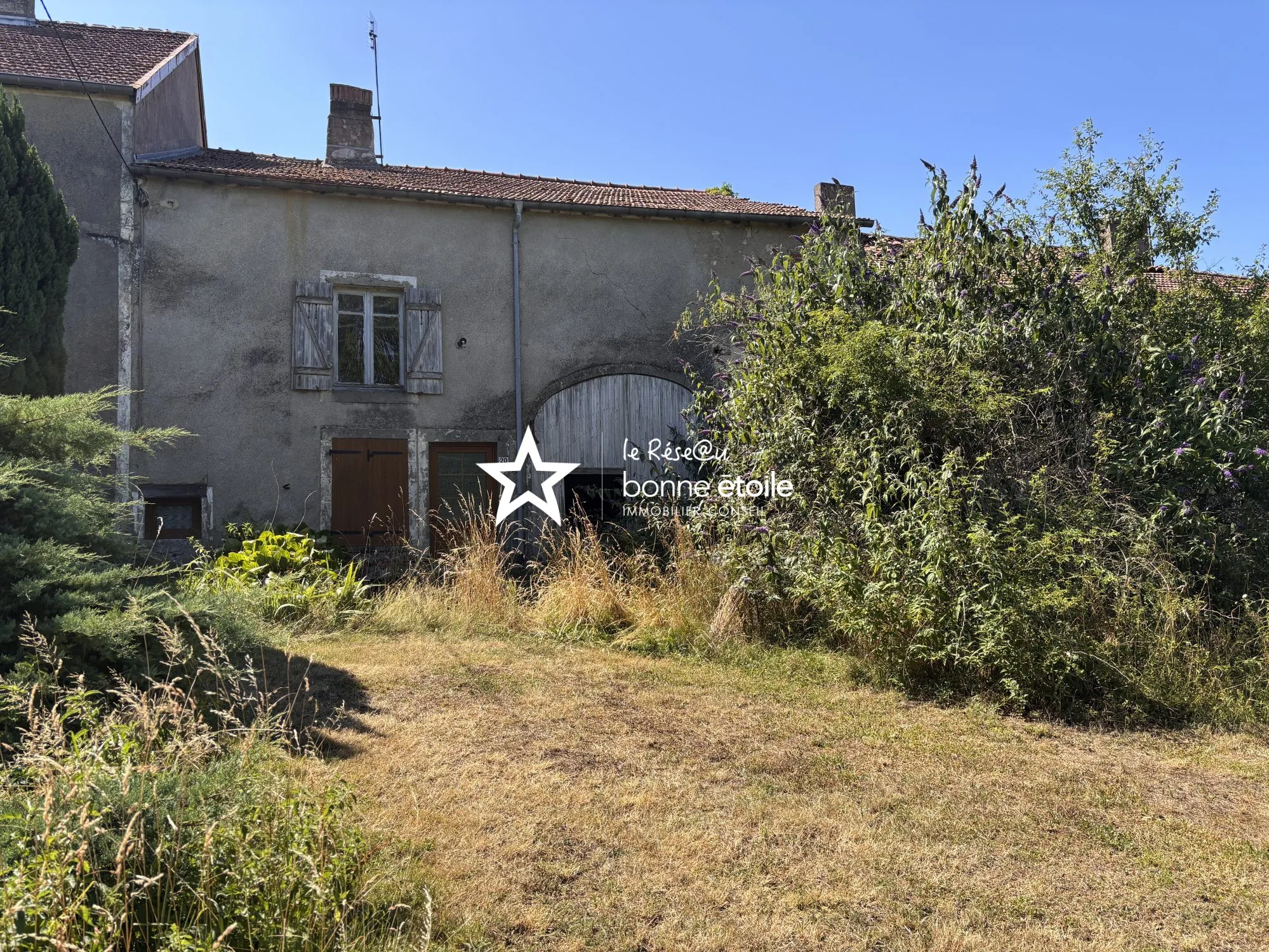 À vendre maison et grange à rénover à Damremont, Haute-Marne – Potentiel exceptionnel 
