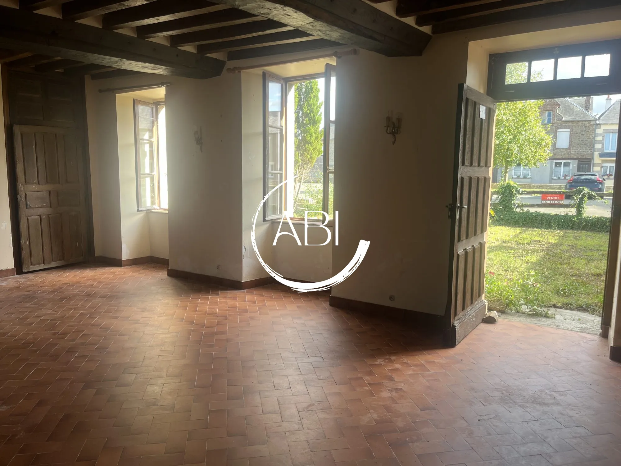 Charmante maison en pierre à vendre dans la Mayenne, 90 m² avec potentiel d'extension 