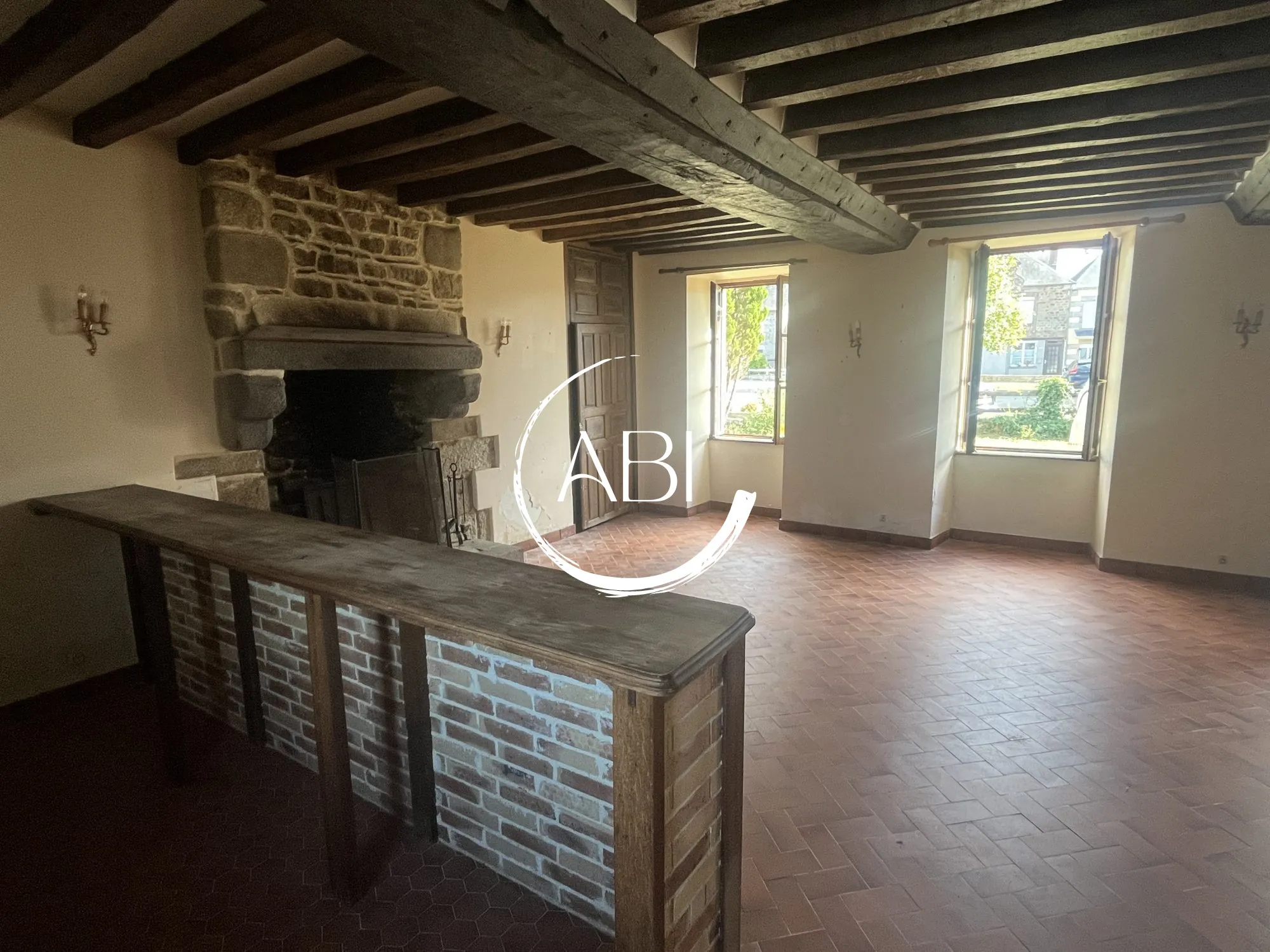 Charmante maison en pierre à vendre dans la Mayenne, 90 m² avec potentiel d'extension 