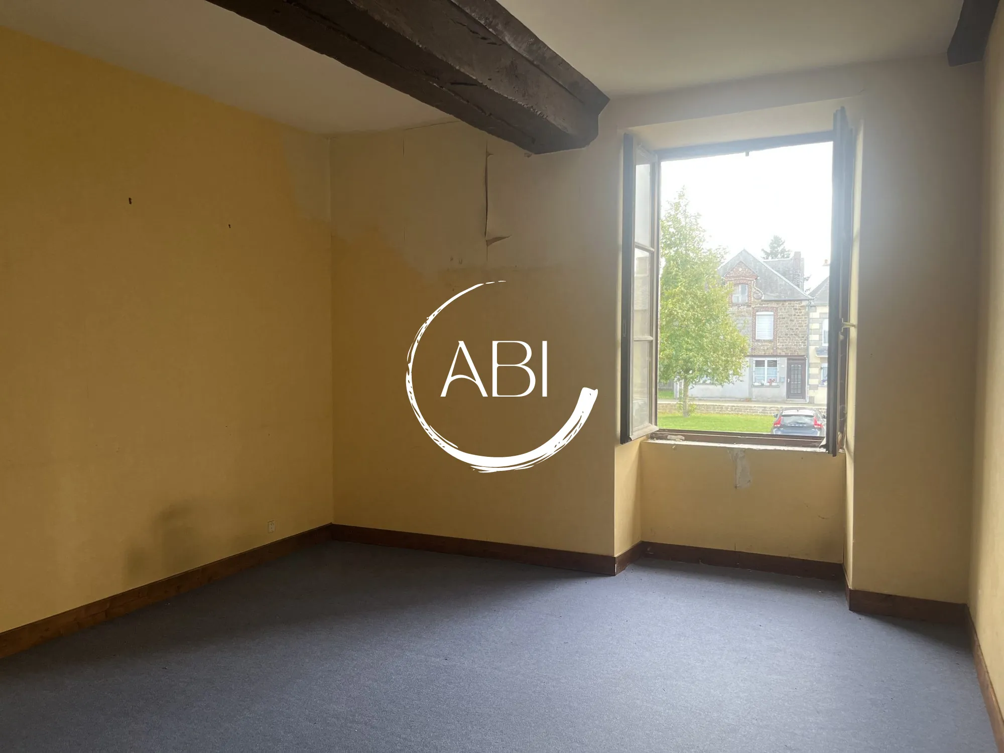 Charmante maison en pierre à vendre dans la Mayenne, 90 m² avec potentiel d'extension 