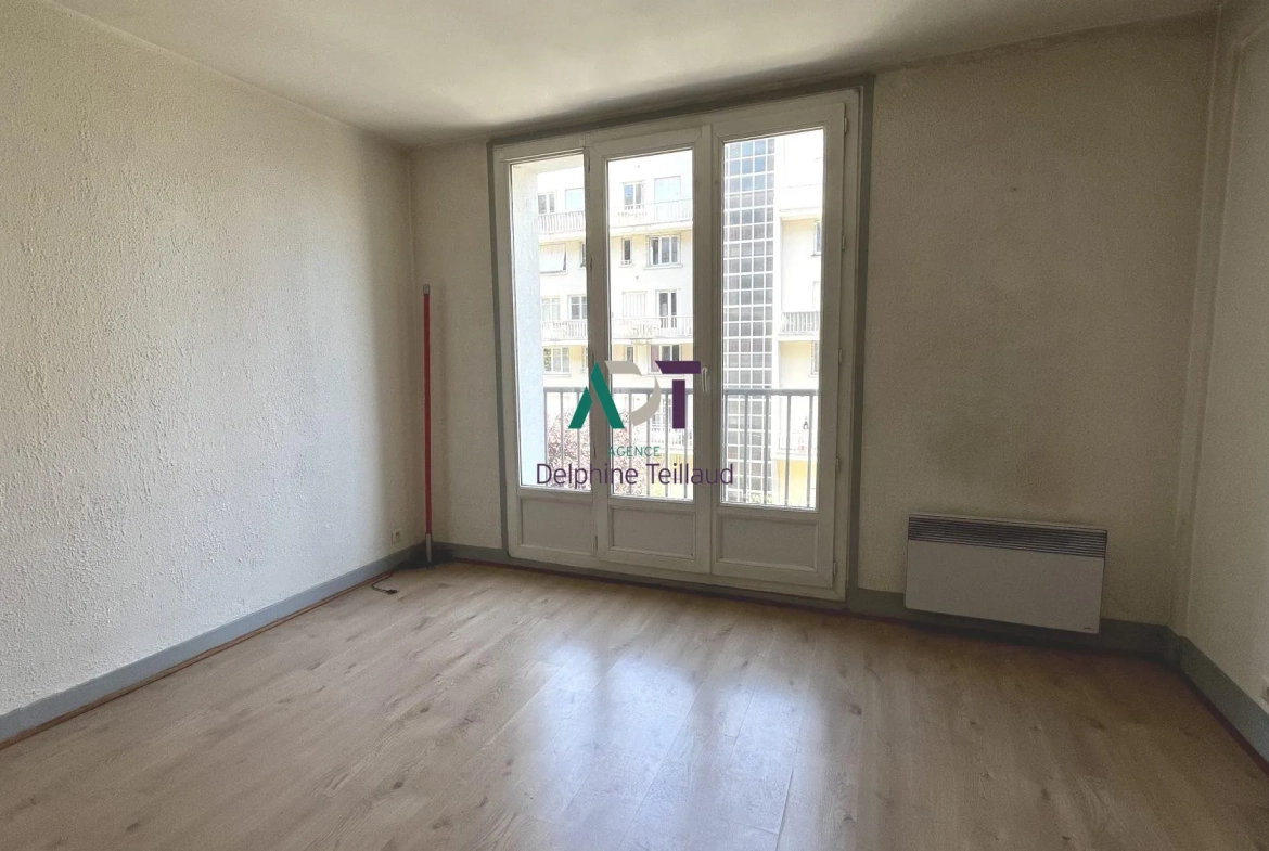 À vendre à Grenoble, duplex 3 pièces avec balcon, ascenseur, proche tramway 