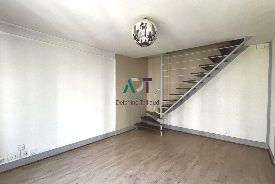 À vendre à Grenoble, duplex 3 pièces avec balcon, ascenseur, proche tramway 