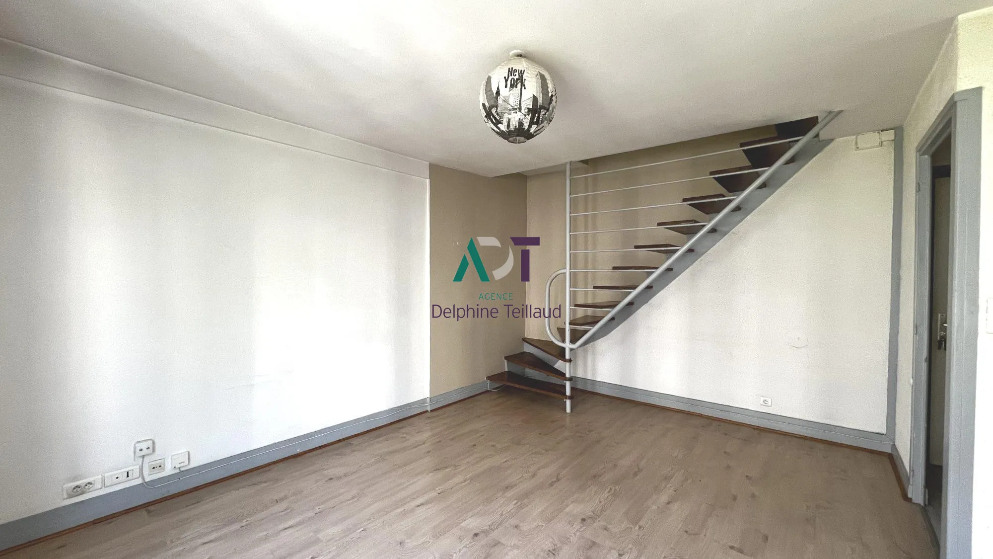 À vendre à Grenoble, duplex 3 pièces avec balcon, ascenseur, proche tramway 