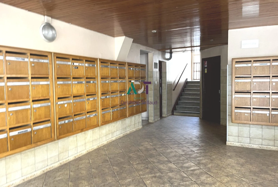 À vendre à Grenoble, duplex 3 pièces avec balcon, ascenseur, proche tramway 