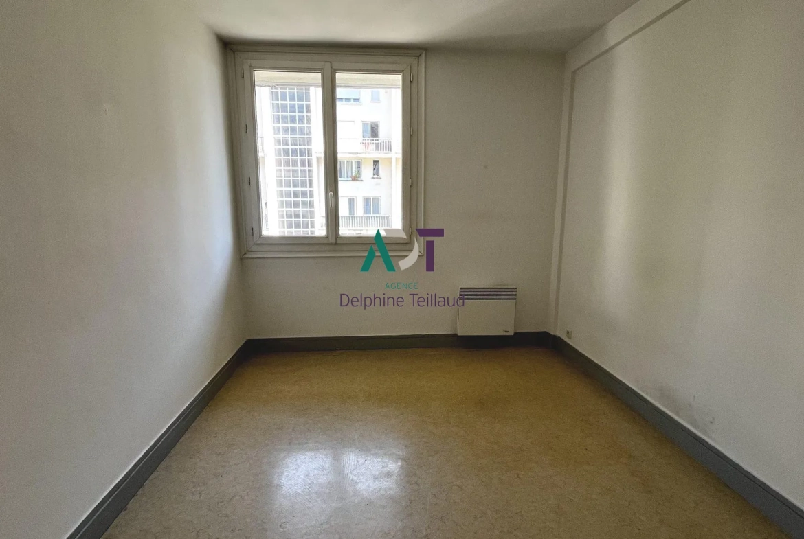 À vendre à Grenoble, duplex 3 pièces avec balcon, ascenseur, proche tramway 