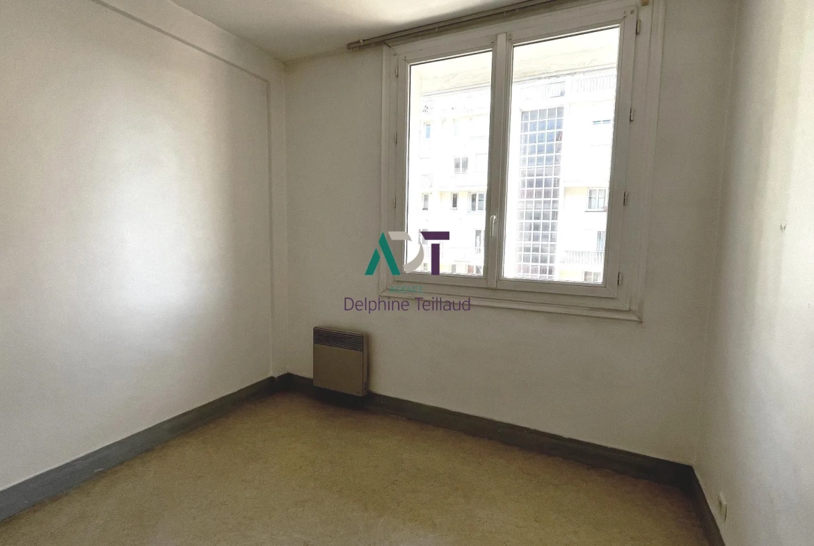 À vendre à Grenoble, duplex 3 pièces avec balcon, ascenseur, proche tramway 