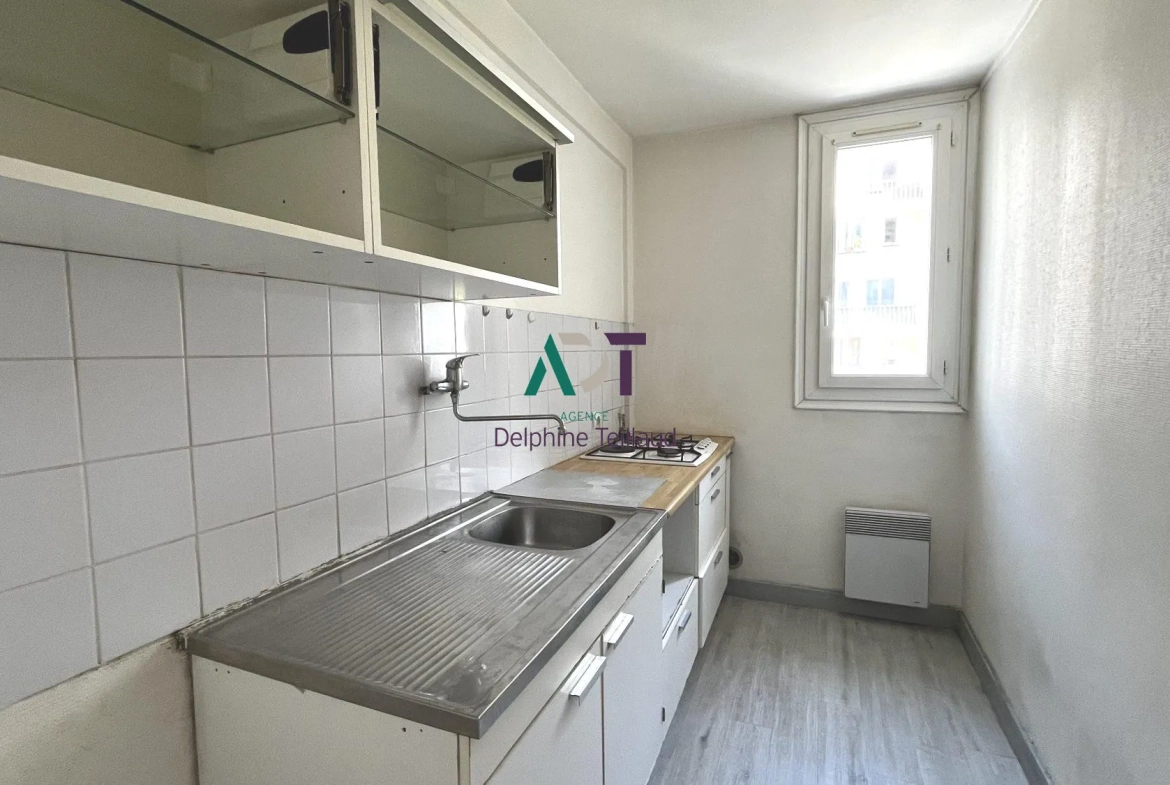 À vendre à Grenoble, duplex 3 pièces avec balcon, ascenseur, proche tramway 