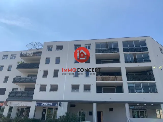 Appartement traversant de 85 m² avec parking et cave à Les Angles (30133) 